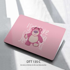 Miếng dán Laptop Gấu dâu Lotso Dtt 135 C